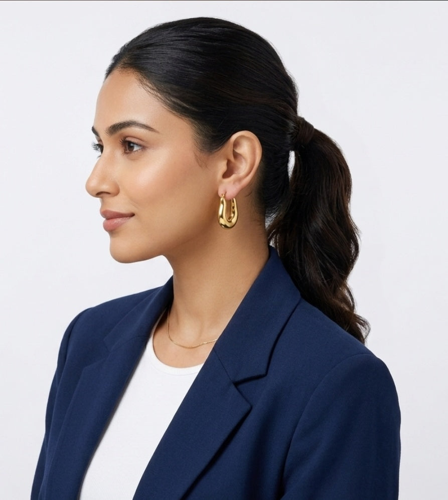 Gilded U shaped earrings