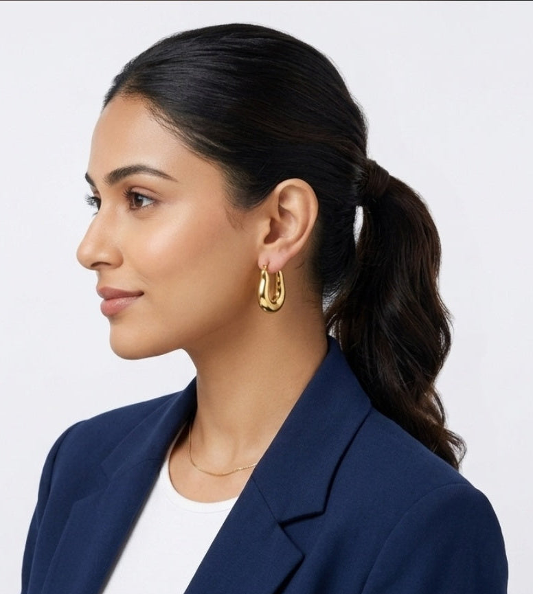Gilded U shaped earrings