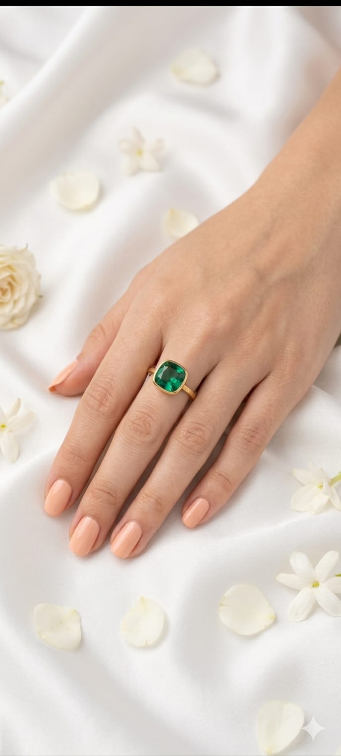 The Emerald Grace Ring
