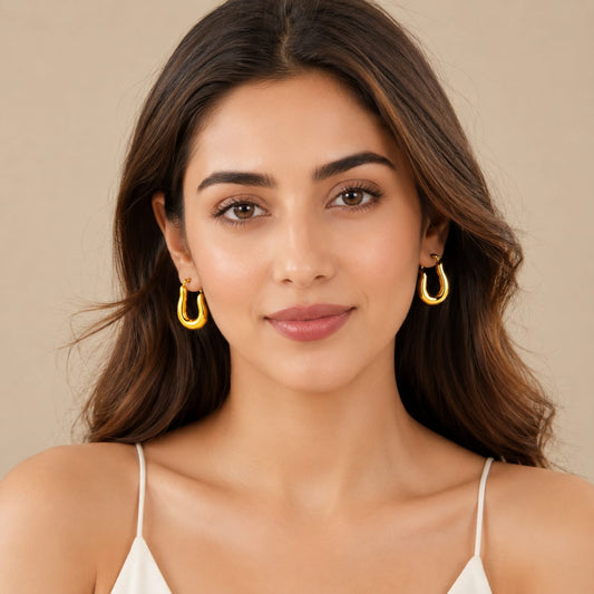 Gilded U shaped earrings