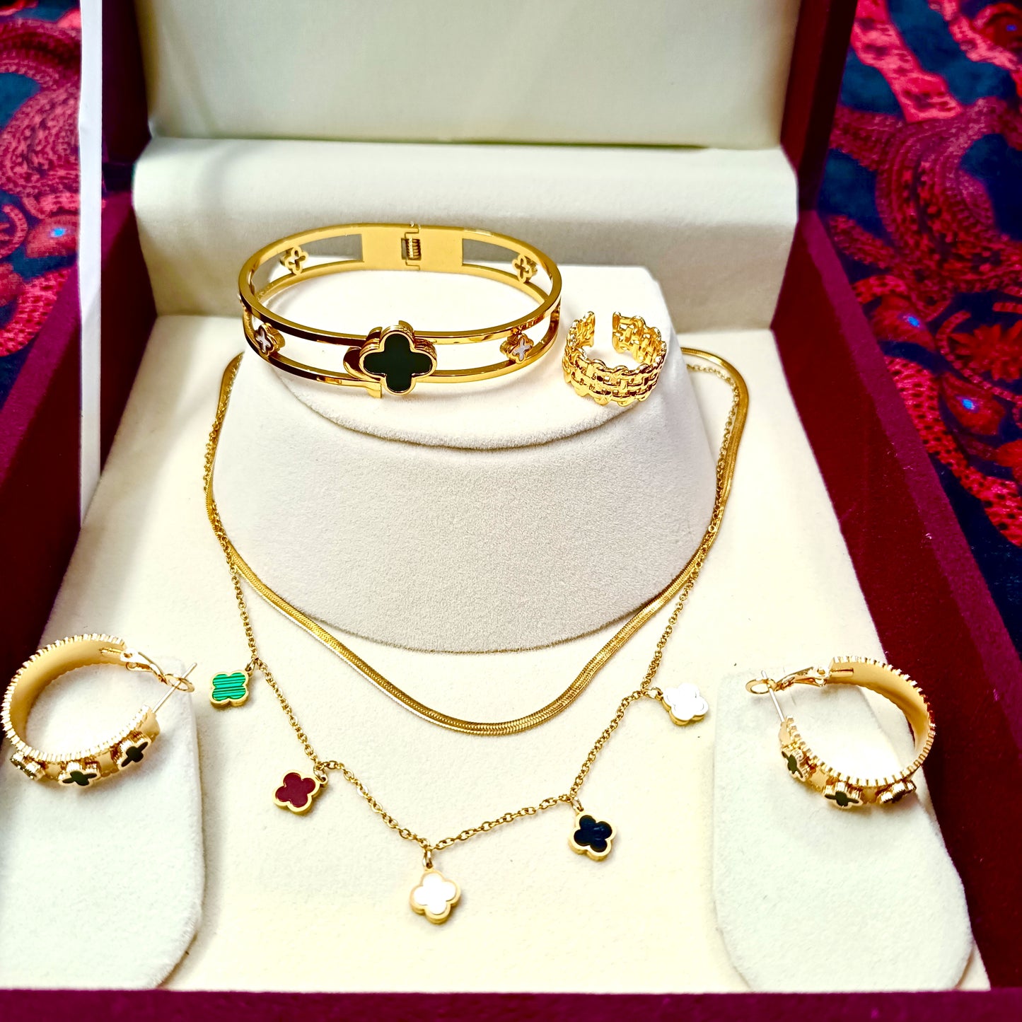 Nilanzia Clover Charm 4 piece jewellery Set