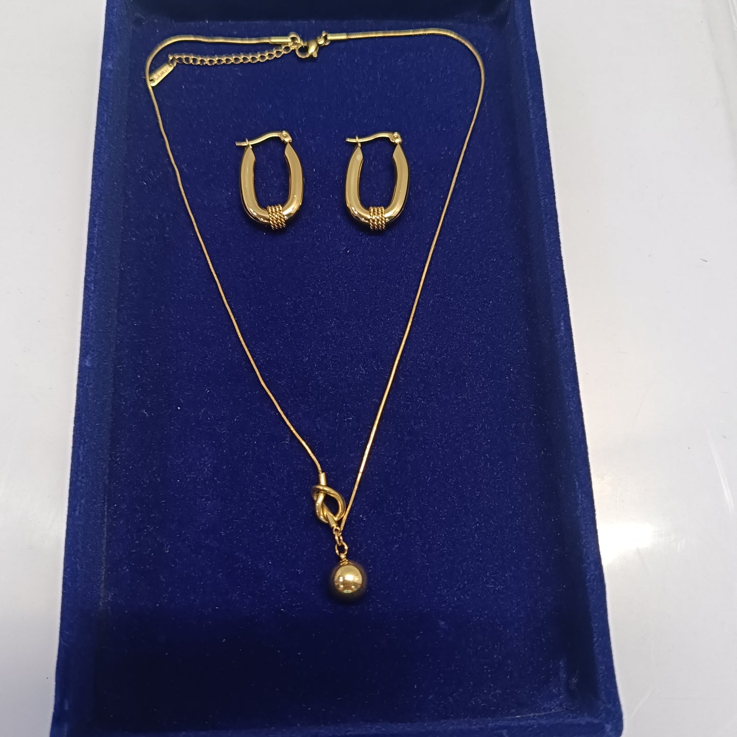 Aurelia Knot Pendant Set