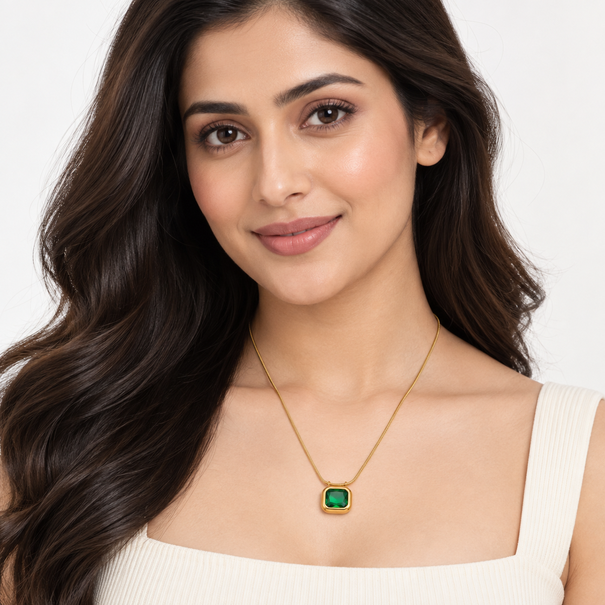 Nilanzia Cushion Cut Emerald Pendant