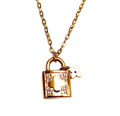 The Clover Lock Pendent Necklace